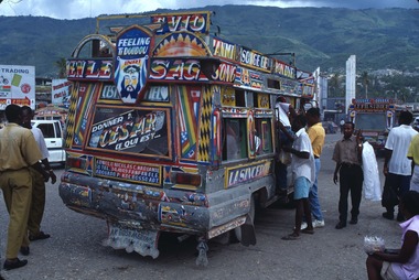 Tap Tap bus